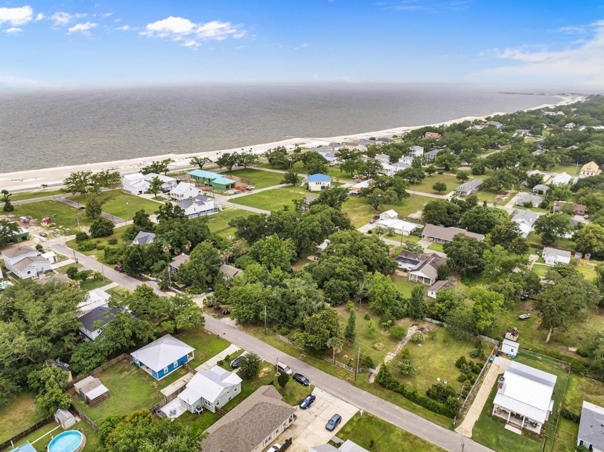 Bare Feet Bungalow -Close To Beach & Dog Friendly Ґалфпорт Екстер'єр фото